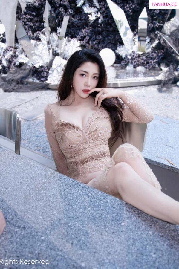   [XiuRen]高清写真图 2023.08.11 No.7216 严利娅Yuliya 丰腴美臀第19张图片
